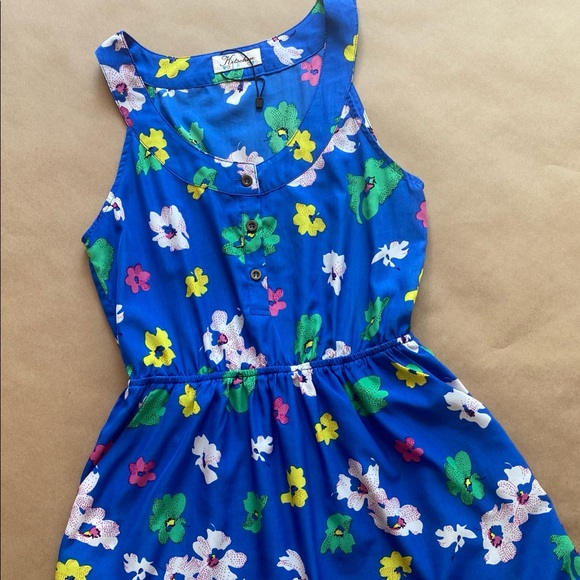 Spring Flowers Dress - Picture 2 of 4